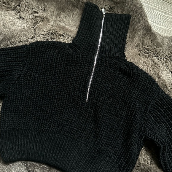 HM Cropped Turtleneck Sweater - Picture 6 of 6